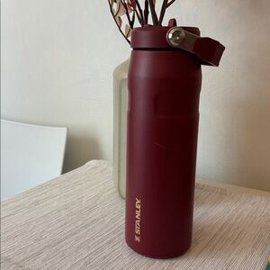 Stanley The IceFlow™ Bottle with Flip Straw Lid | 24 OZ